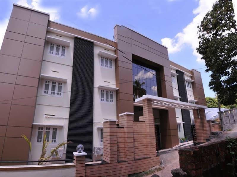 Wayanad Cliff Hotel Kalpetta Exterior photo